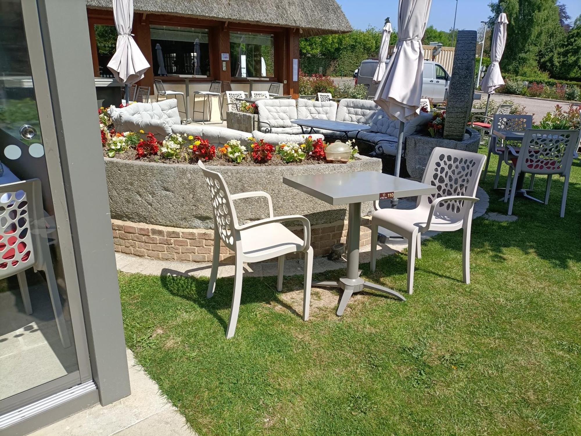 Auberge Du Vieux Tour Le Manoir Canapville  Экстерьер фото