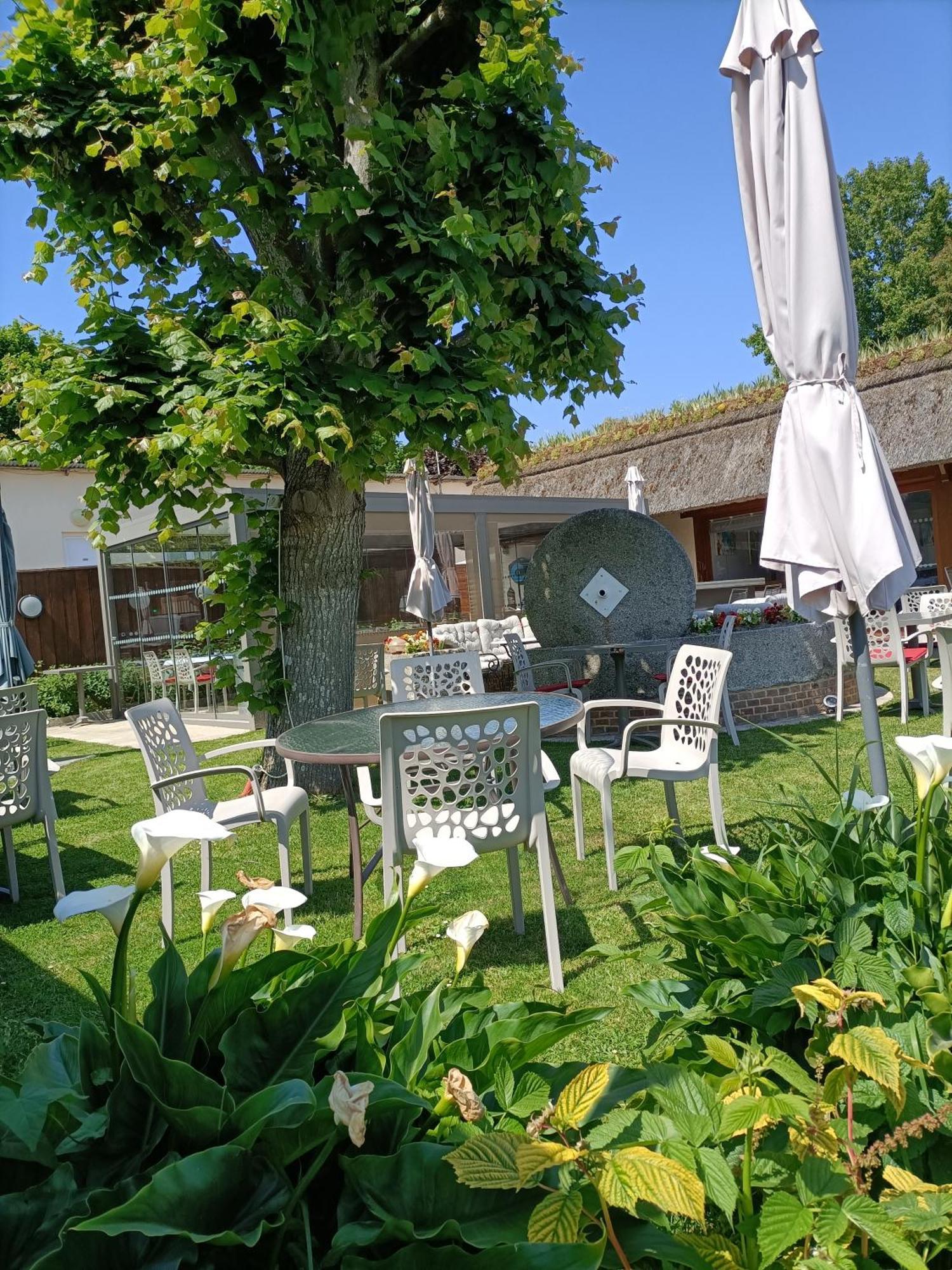 Auberge Du Vieux Tour Le Manoir Canapville  Экстерьер фото