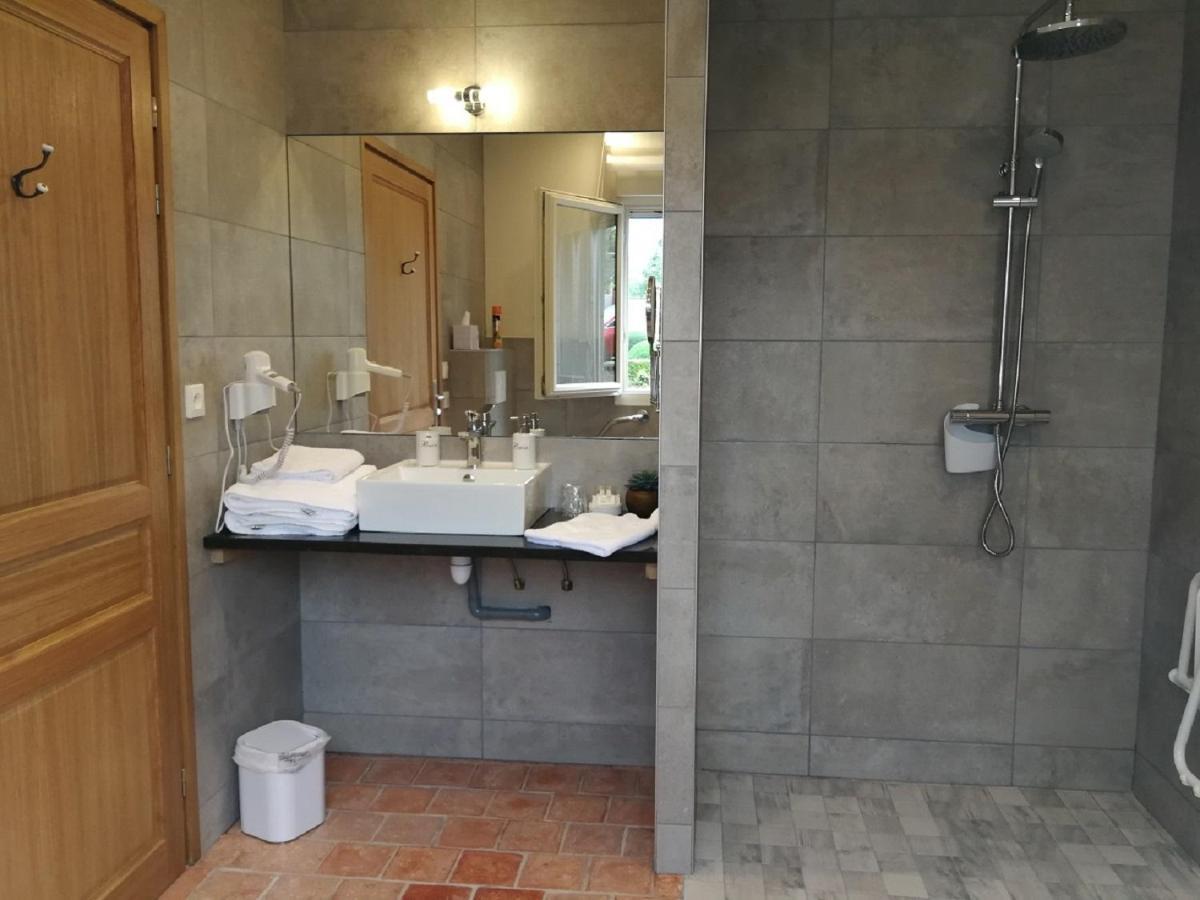 Auberge Du Vieux Tour Le Manoir Canapville  Экстерьер фото